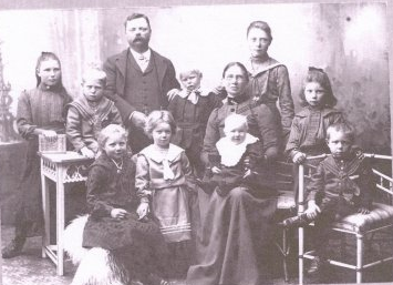 Wilhelm Fredrik Gronlund and family